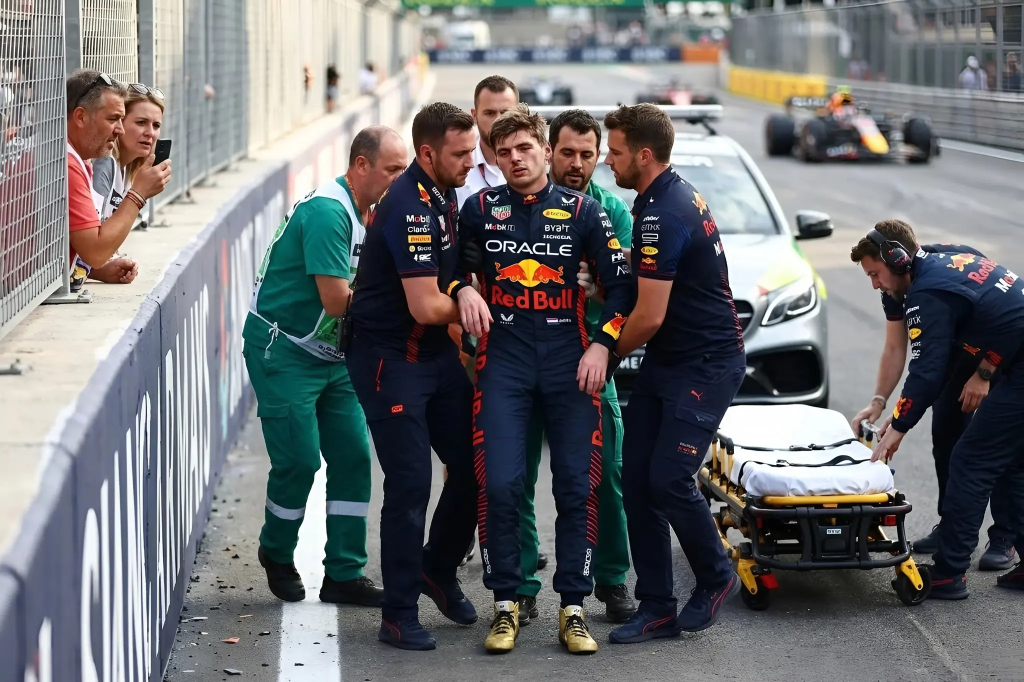 Cover Image for 🚨 SHOCKING MOMENT IN FORMULA 1: During a test session in Melbourne just ahead of the 2026 season, major unrest broke out when Max Verstappen appeared to suddenly suffer a health issue in his RB22. The incident sparked a tense silence in the pit lane as medical staff rushed to help him. Shortly after, rumors began circulating about possible internal concerns about his physical condition, leading to widespread speculation within the paddock. Meanwhile, Verstappen’s family shared an emotional message that has deeply touched fans worldwide. More details follow below 👇