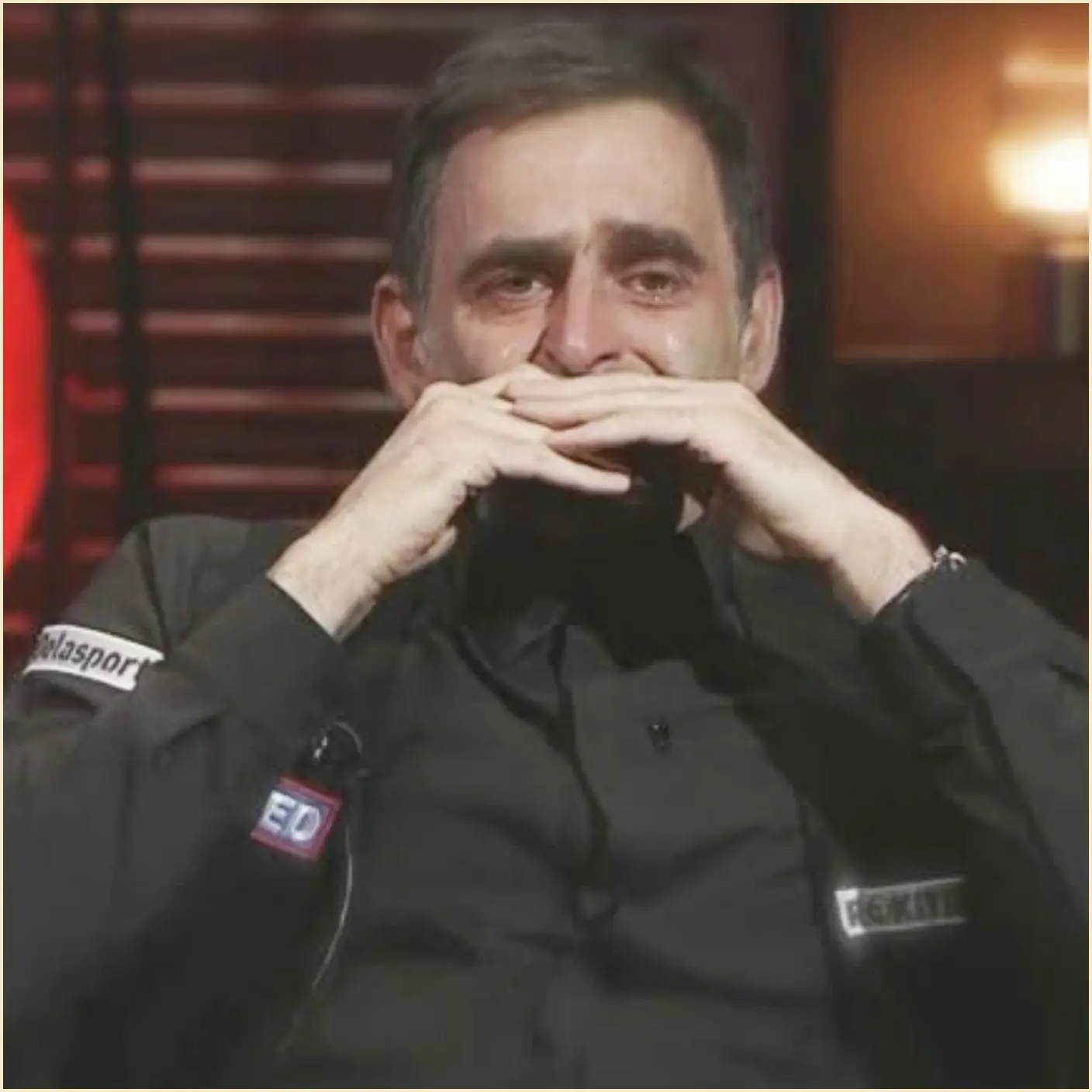 Cover Image for 💔 Ronnie O’Sullivan broke down in tears as he said goodbye to the World Championship, and The Rocket’s farewell marks the true end of an era in snooker 🚀 Full story in the comment 👇